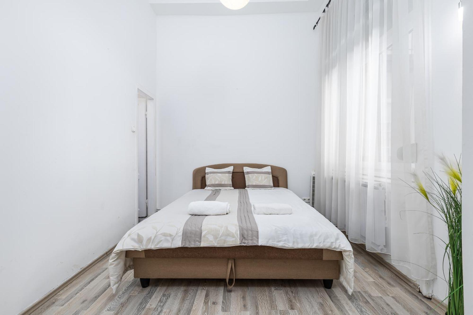 Real Apartments Lovag Budapest Exterior foto